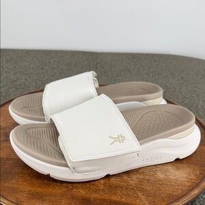 KURU White and Tan Women's Sandals